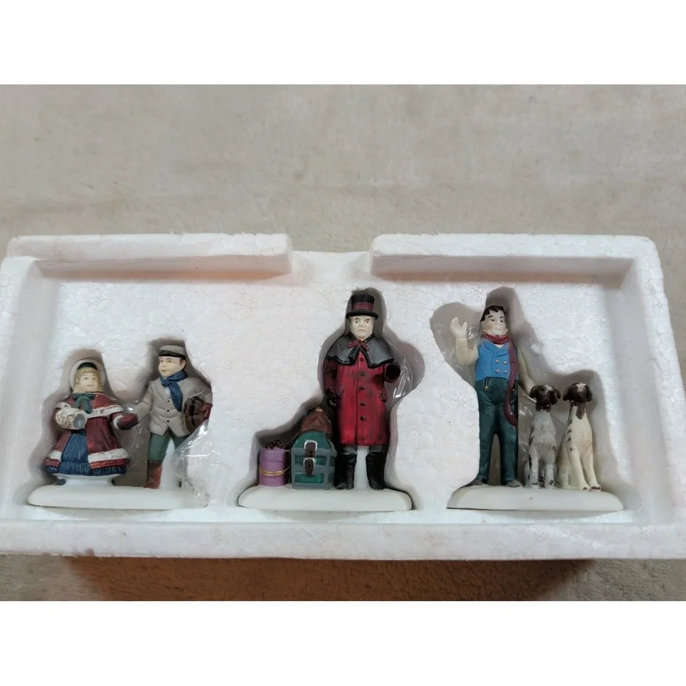 Dept‎ 56 Heritage Village Vision of a Christmas Past Porcelain Figures 5817-3